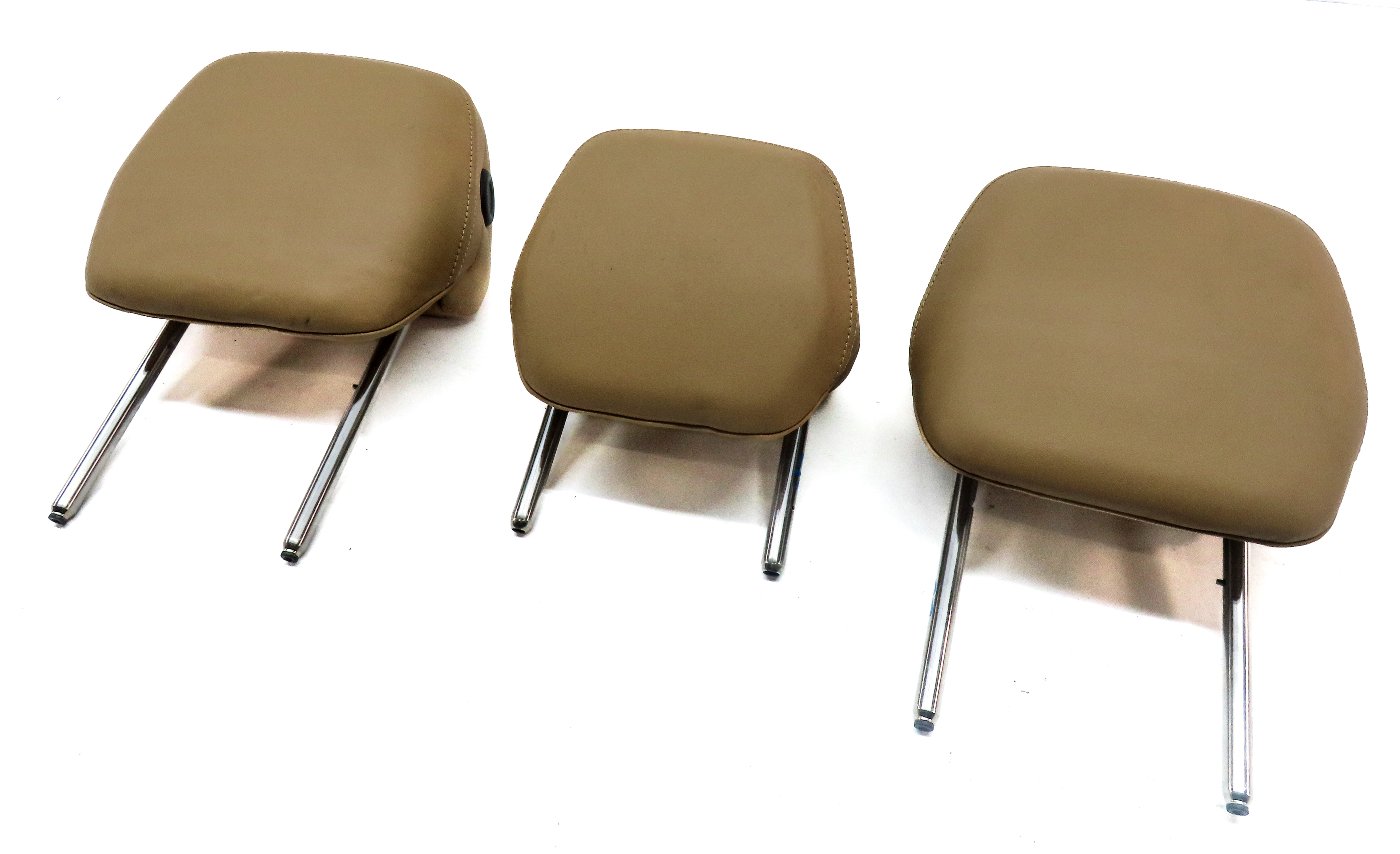 11-18 PORSCHE CAYENNE (958) REAR LEFT RIGHT & CNETER SEAT HEADREST SET 3 (Beige) — exact item pictured